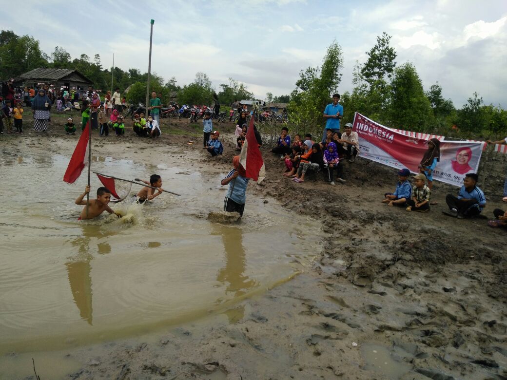 Kemeriahan HUT RI di Kampung Mualaf Sungai Upih, Masyarakat terlihat bergembira