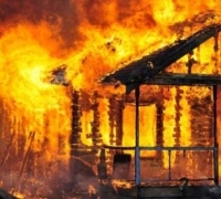 Membara, Pemuda di Inhil bakar rumah pelaku yang hamili adiknya