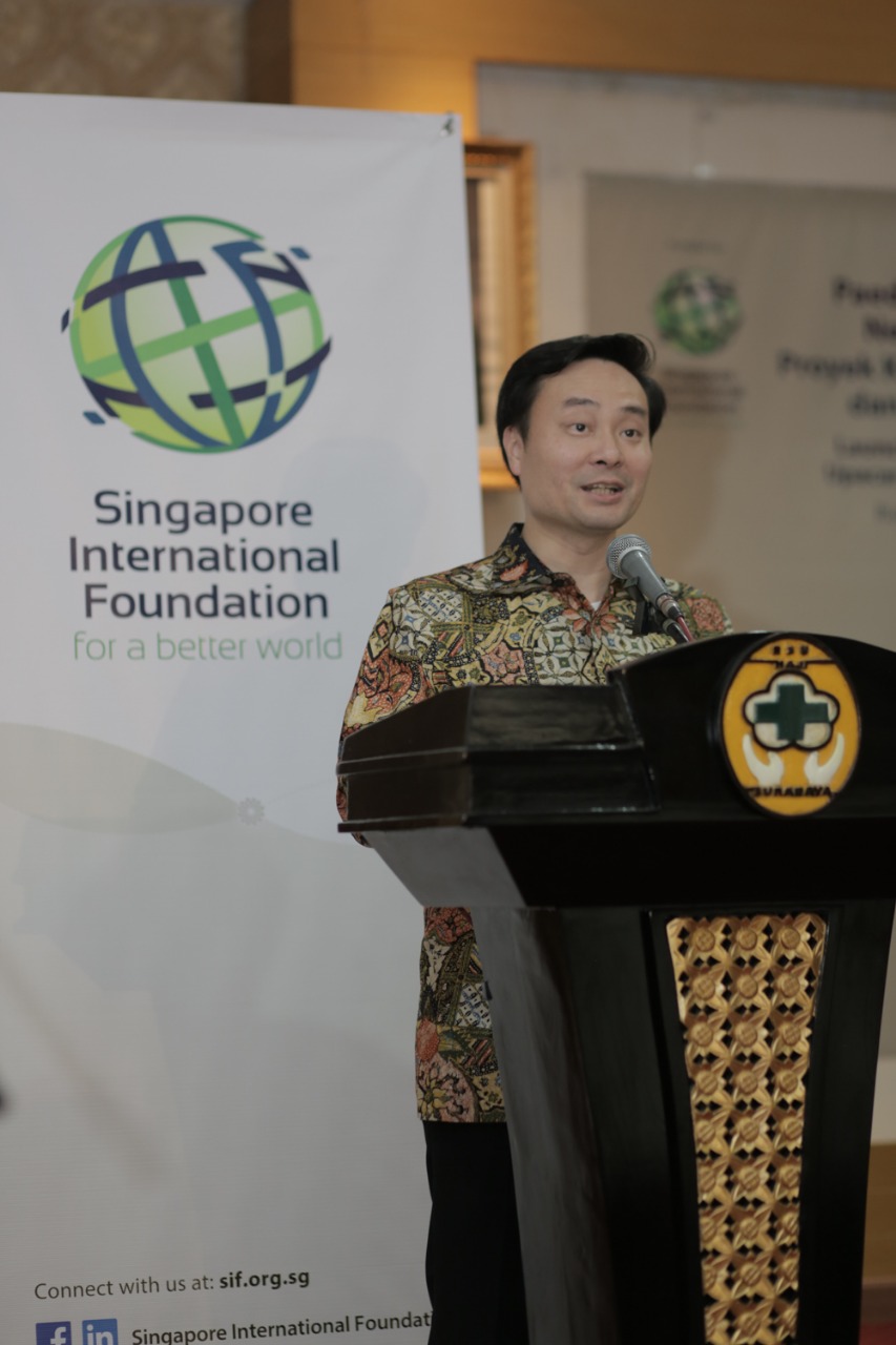 Bapak Shee Tse Koon, Governor SIF, menyampaikan kata sambutan pada peluncuran peluncuran program Paediatric Emergency & Neonatal Care Project