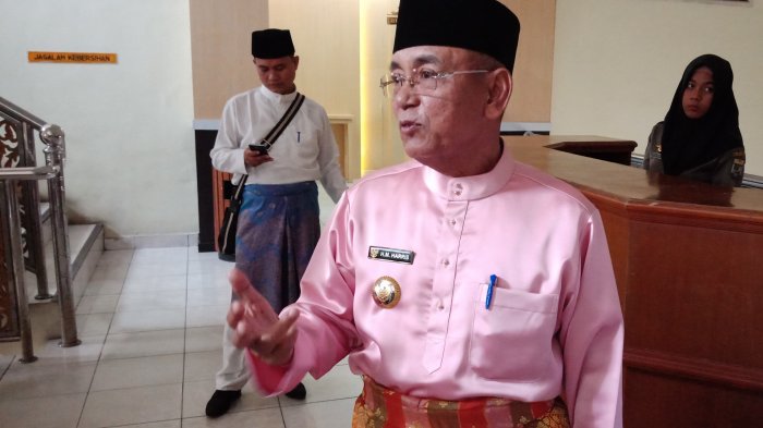 Tegas Bupati Harris, Pegawai Honor Pemda Pelalawan yang nyaleg segera mengundurkan diri Bupati Pelalawan H.M Harris