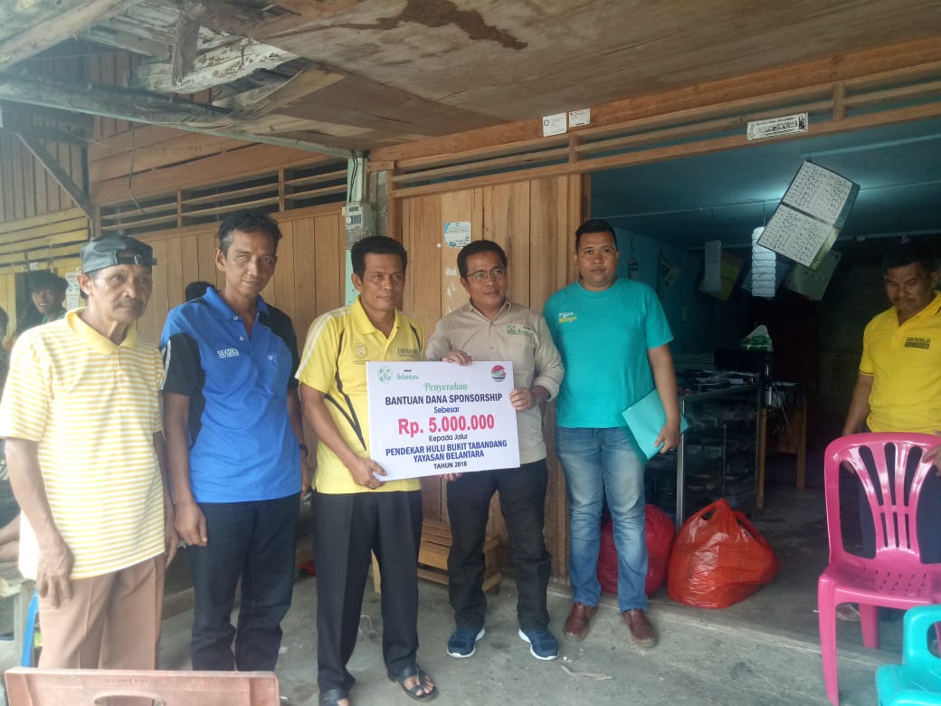 Yayasan Belantara Serahkan Bantuan Dana Sponsorship Kepada Jalur Pendekar Hulu Bukit Tabandang