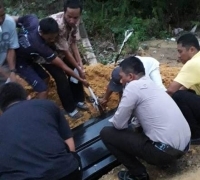 Sadis !!! Mayat Mr X diduga tewas dengan digorok hingga putus, berikut hasil Outopsi pihak Kepolisian