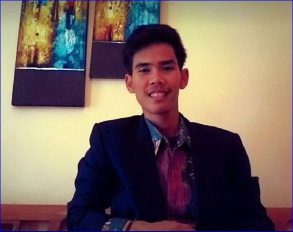 Mau Belajar Menulis Artikel Atau Berita ? Yuk di Rumah Gagasan Gratis Lho ! Muhammad Luthfi, salah seorang aktifis penggiat literasi di Rumah Gagasan