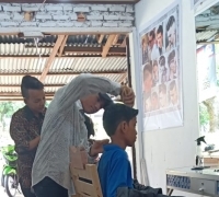 Mahasiswa Kampar Gelar Kegiatan Pangkas Gratis Untuk Pelajar