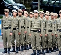 Satpol PP Jaktim Acuh Saat Bawaslu Meminta Untuk Menertibkan APK