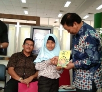 Siswi SD Menuai Pujian Pustaka Nasional, Karang Buku dari Pengalaman Pribadi