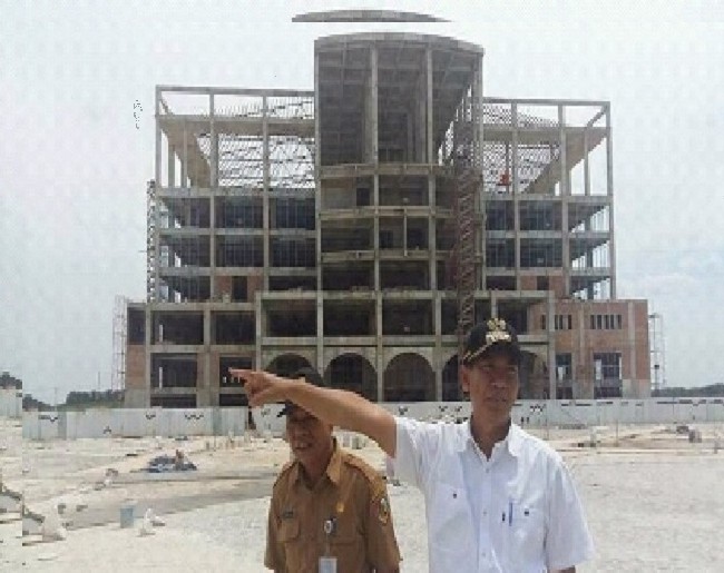 Dicurigai Ilegal, LBHPP Minta Firdaus Ungkap ke Publik Perkantoran Pemko Pekanbaru di Tenayan Raya Ilustrasi ( Foto Internet )