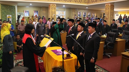 Pelantikan Pimpinan DPRD Pelalawan, Bupati Harris Harapkan Kritikan dan Masukan Legislatif