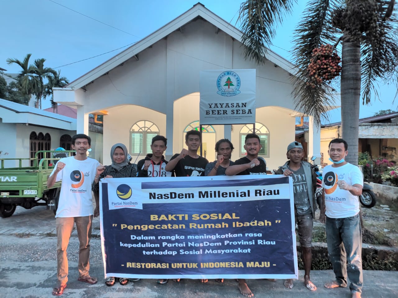 Giliran Gereja HKBP jadi Sasaran Bakti Sosial Pengecatan NasDem Milenial Riau