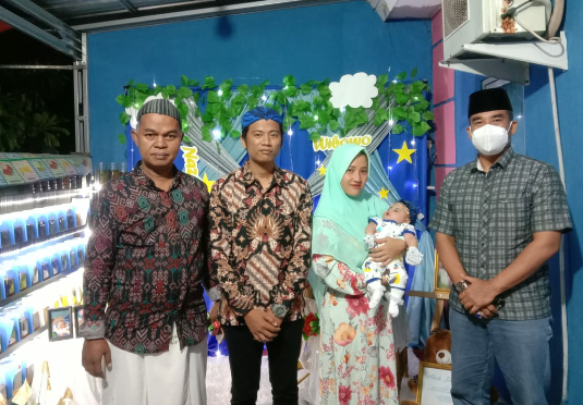 Pererat Silaturahim, Kabid Humas Polda Banten Hadiri Aqiqah Putri Jurnalis Ini