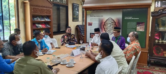 Tepung Tawar LAM Riau Restu Musda KNPI Ke-14