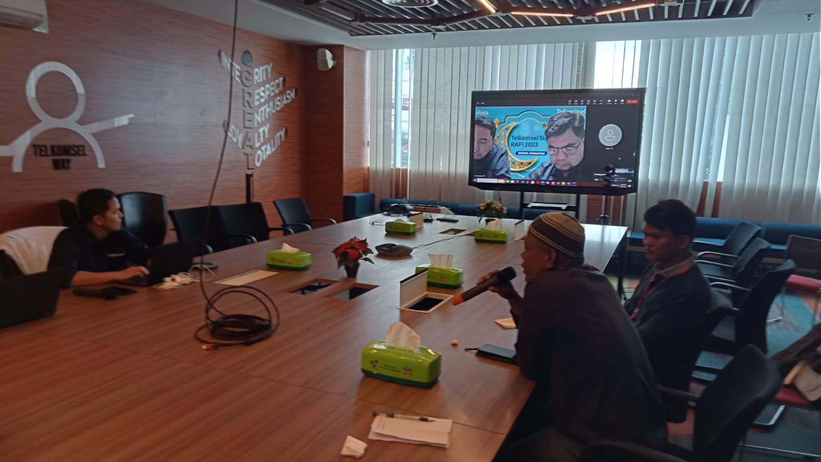 Perwakilan Masyarakat Kuala Kampar Ketika Melakukan Audiensi Bersama Telkomsel Pekanbaru  