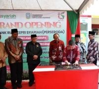 Tingkatkan Pelayanan, Tiga Kantor BRK Syariah Naik Status