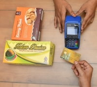 Mau Beli Oleh-oleh Terlengkap Carinya di Insyira Pekanbaru, Bayarnya Pakai Debit BRK Syariah Saja
