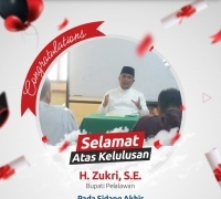Tahniah, Bupati Pelalawan H Zukri Raih Gelar Sarjana Ekonomi 