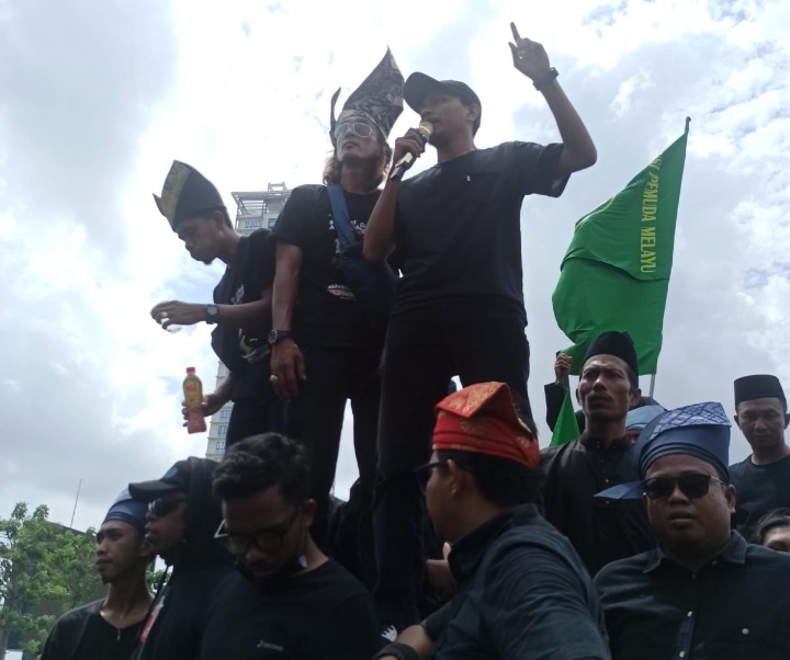 Foto Dok Istimewa (Ahmad Syukur Ketika Berorasi)