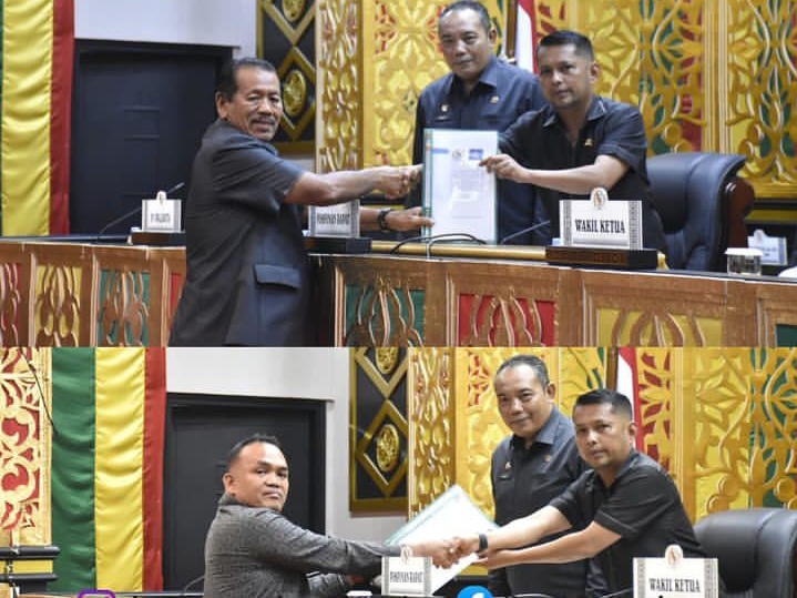 Para Jubir Fraksi Ketika Bersalaman Usai Membacakan Pandangan Umum Fraksinya