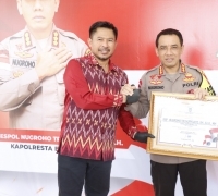 Ketua DPRD Kota Batam Apresiasi dan Beri Piagam Penghargaan Kepada Polresta Barelang