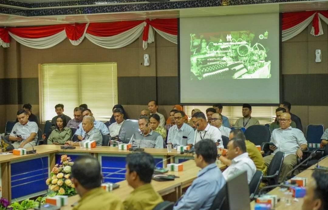 Sukseskan Kampar Expo 2024, Pj Bupati Kampar Ajak Pelaku Usaha Untuk Terus Bersinergi Jalin silaturahmi, Pj Bupati Kampar Hambali SE,MH bersama Kepala OPD terkait lakukan rapat untuk Kampar Expo.