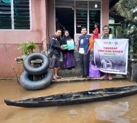 YBM BRIlian Bersama IZI Riau Salurkan Bantuan Sosial Kepada Masyarakat yang Terdampak Banjir