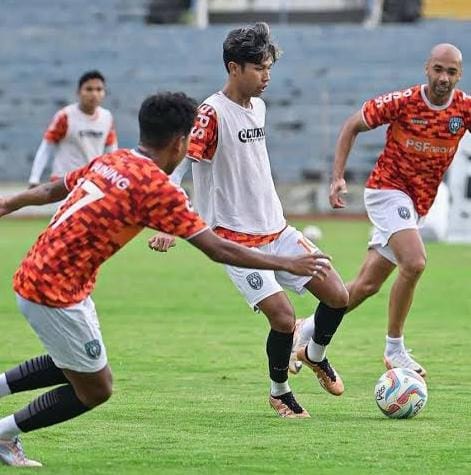 Tanpa Penonton, PSPS Riau Optimis Raih Poin PSPS Riau akan melakoni laga kandang menghadapi PSDS Deli Serdang pada Minggu (21/01/2024).
