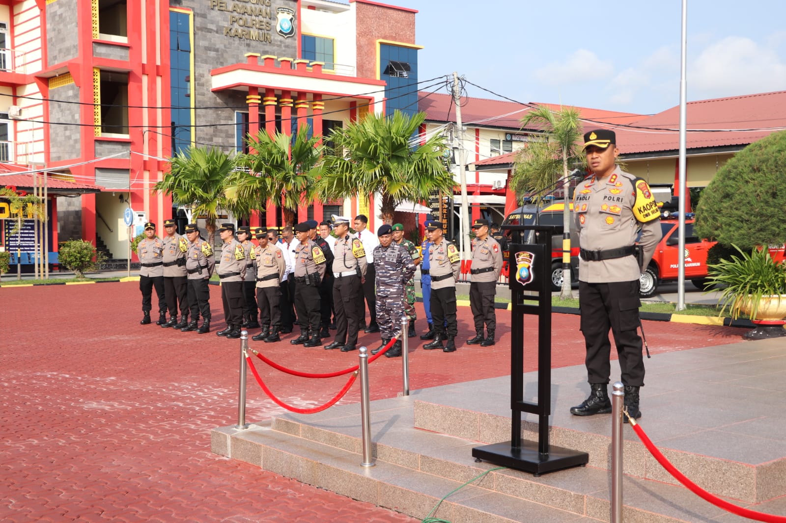 Polres Karimun melaksanakan kegiatan apel pelatihan dan pengecekan sarana serta prasarana bersama TNI dan Kompi 2 Batalyon A Pelopor Satbrimob Polda Kepri.