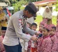 Polsek Rupat mendapat Kunjungan dari TK IT Bestari
