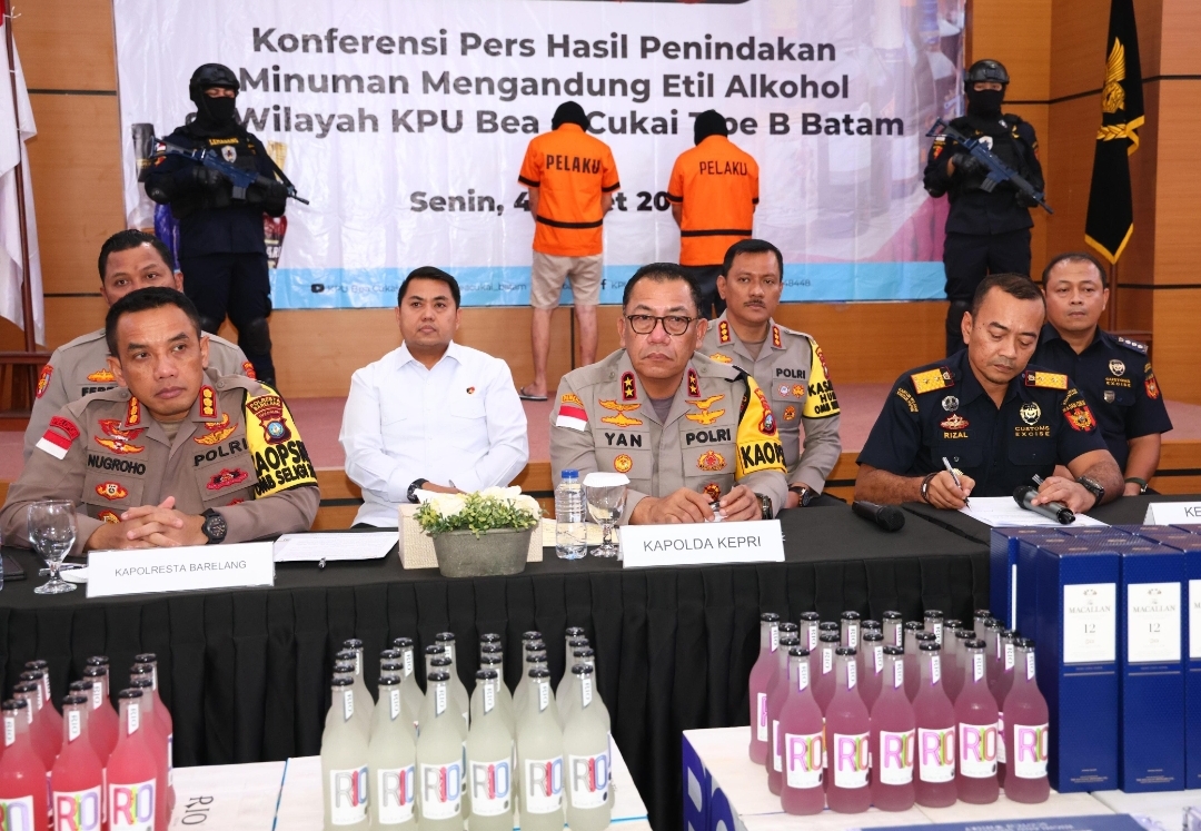 Tak Tanggung-tanggung, Satu Kontainer Mikol Illegal Asal Singapura Di Tangkap Bea Cukai Batam