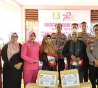 Sempena Hari Bhayangkara ke-78, Polres Bintan Salurkan Ratusan Paket Sembako Kepada Masyarakat
