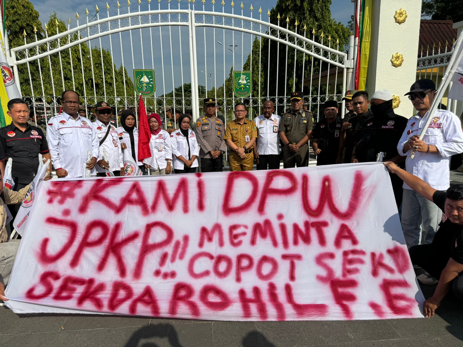 Dugaan VCS, DPW JPKP Riau Desak Gubernur Riau Beri Sanksi Oknum Sekda Rohil