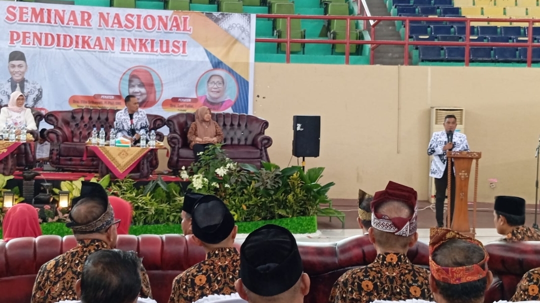 Hadiri Seminar Nasional Pendidikan Inklusi, Bupati Zukri Sebut Guru adalah Orang Mulia