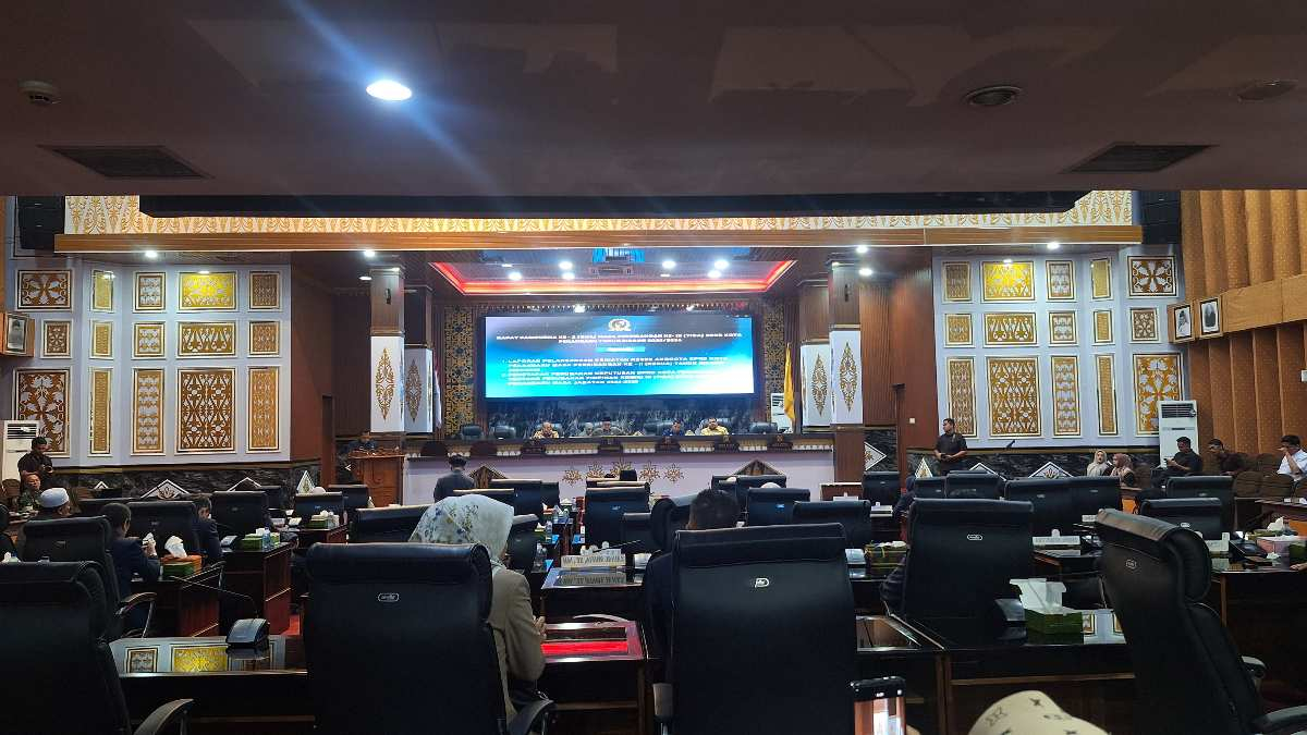 Rapat Paripurna DPRD Kota Pekanbaru, Jepta Sitohang Jabat Ketua Komisi III Gantikan Gantikan Niar Erawati