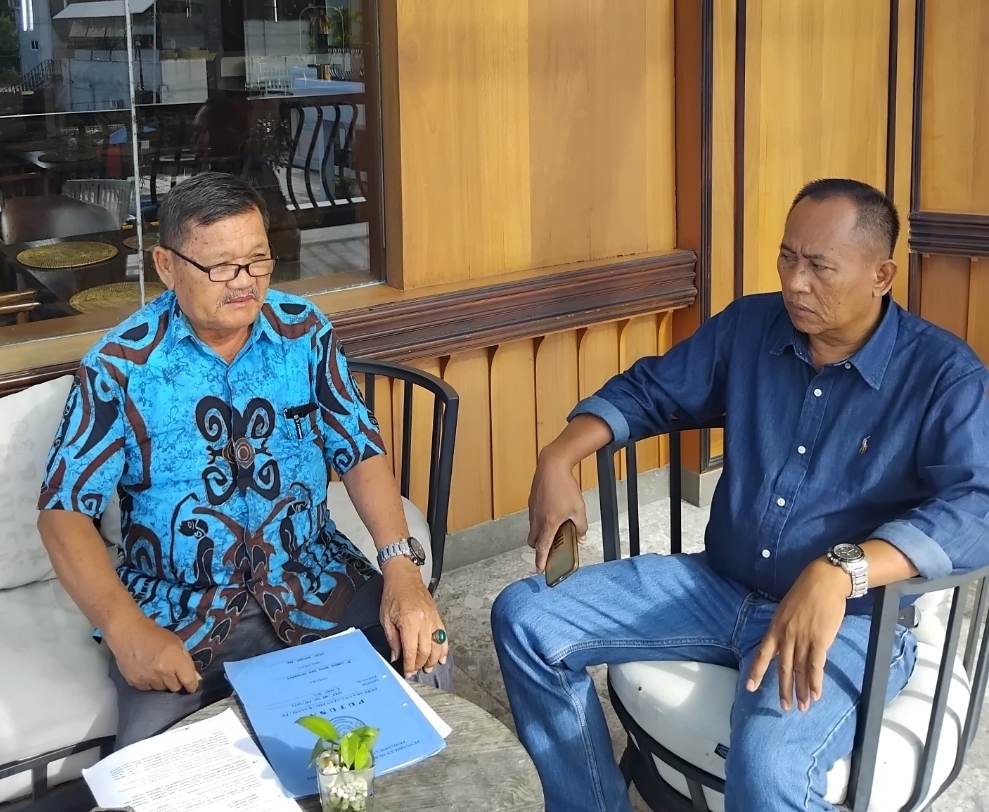 Hak 3 Eks Pekerja Belum Dibayar, PT Labersa Pekanbaru Diduga Abaikan Putusan Mahkamah Agung Sejak 2022 Robert Siburian, S.H. dan Sutrisno, S.H (Tim Kuasa Hukum)